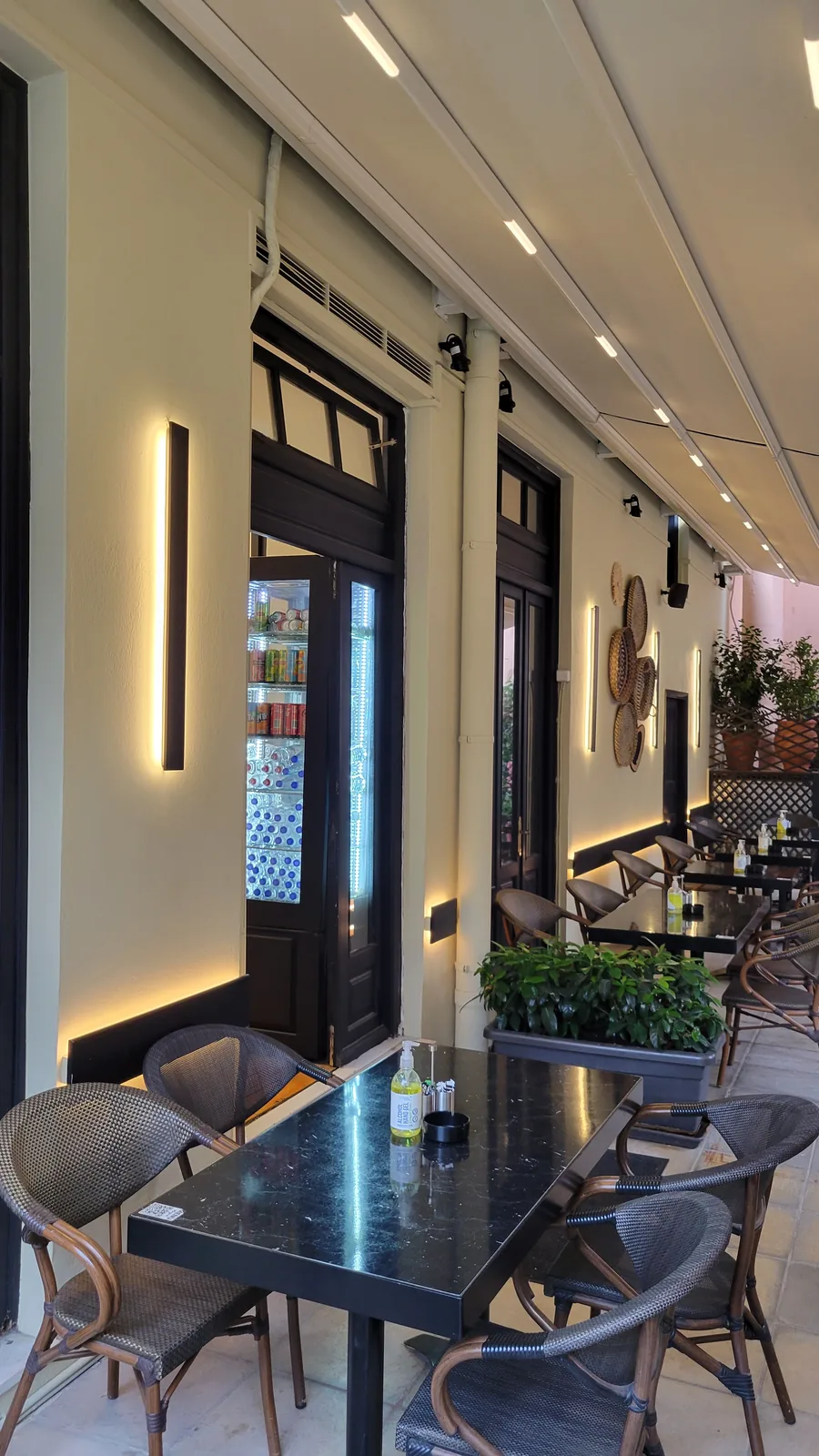 Daphne's — Garden Lighting, Plaka, Athens (photo 3)